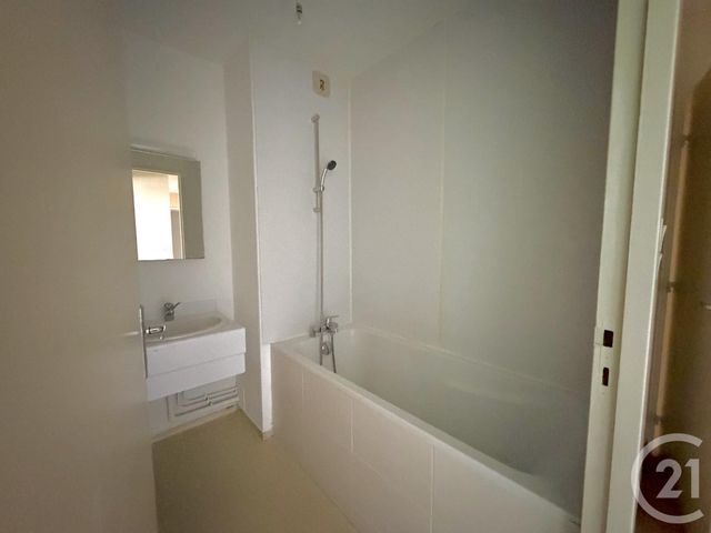 Appartement F4 à louer - 4 pièces - 83.68 m2 - RODEZ - 12 - MIDI-PYRENEES - Century 21 Foch Immobilier